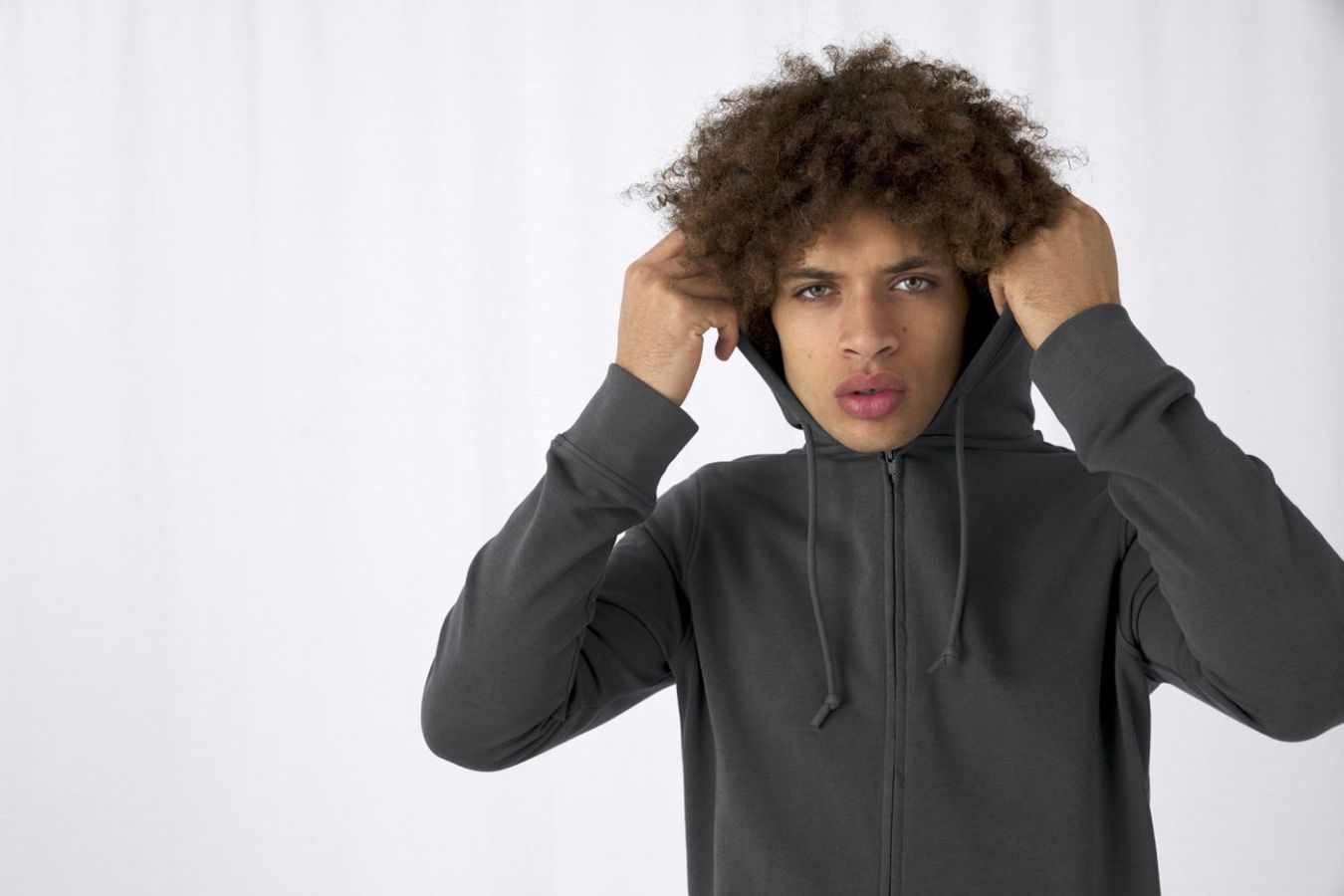 B&C Inspire Zipped Hood Herren Hoodie bedrucken | B&C