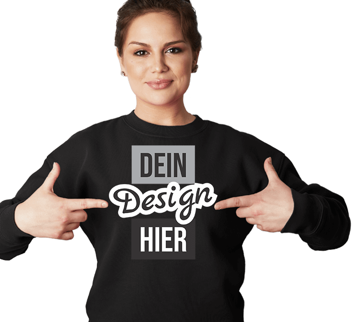 Frau in Sweater mit Text und Motiv